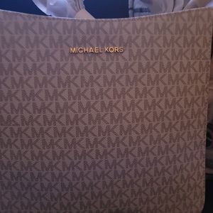 Michael Kors Jet Set Travel bag vanilla